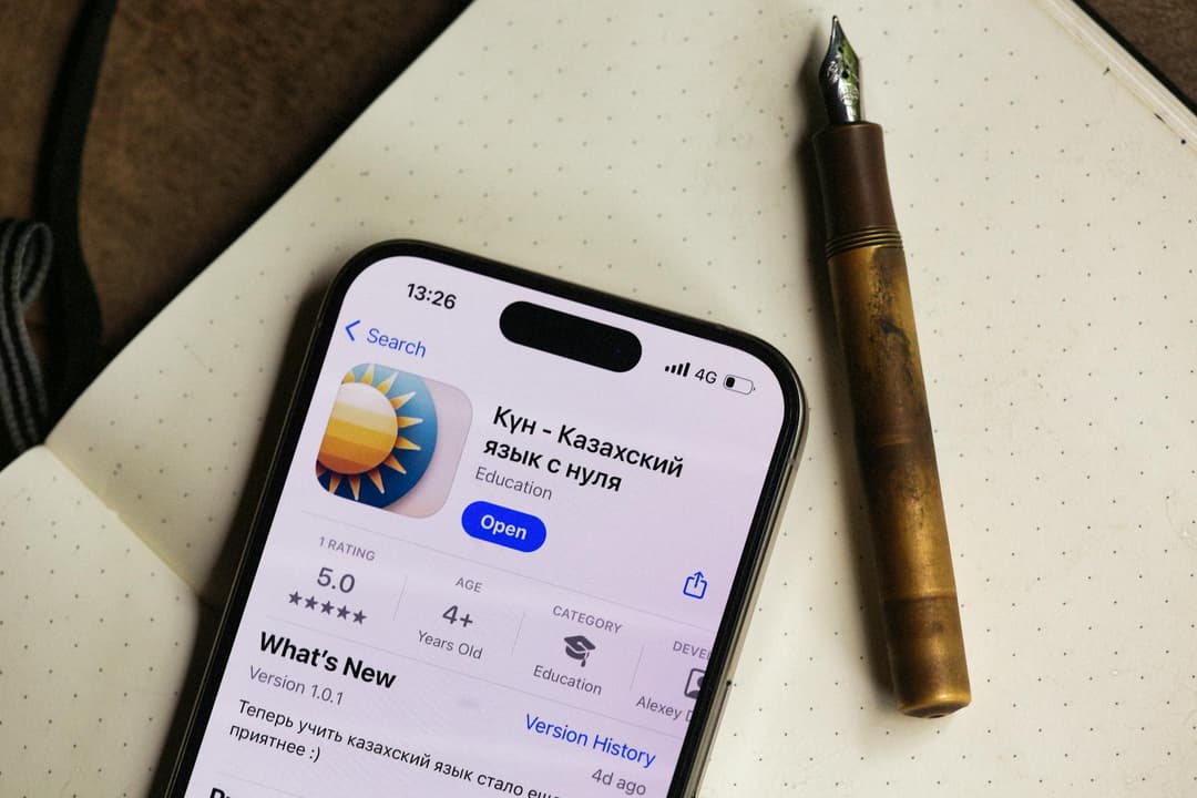 Best AI resume maker tools comparison 2026